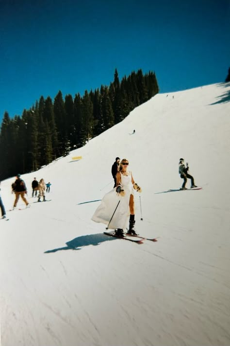 Ski Wedding Photos, Bridal Alpine Aesthetic, Ski Resort Wedding Winter, Winter Ski Wedding, Ski Lodge Wedding Winter, Snowy Mountain Wedding, Ski Engagement, Skiing Wedding, Ski Lodge Wedding