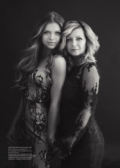 Mother daughter Mother Daughter Photography Poses, Mom Daughter Photography, Mom Daughter Photos, Mother Daughter Poses, Daughter Photo Ideas, Studio Family Portraits, Mother Daughter Pictures, Mother Daughter Photoshoot, Daughter Photography