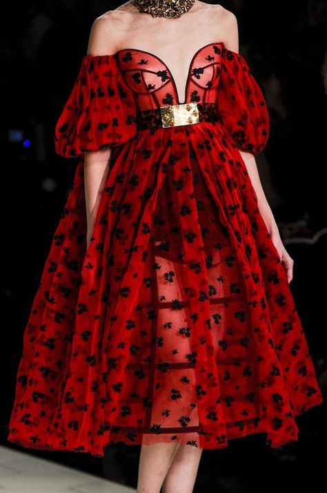 Alexander Mcqueen Ready To Wear, Ladybug Outfits, Ladybug Dress, Lizzie Hearts, Red Dress Long, Alexander Mcqueen Dresses, Red Dresses Classy, Long Red Dress, Red Dress Outfit