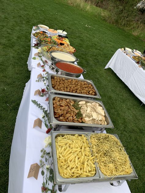 Italian Pasta Bar Pasta For Birthday Party, Wedding Dinner Ideas On A Budget, Meat Buffet Wedding, Italian Catering Buffet, Easy Wedding Food Buffet, Italian Food Birthday Party Ideas, Best Food For Wedding, Food To Serve At A Wedding, Diy Wedding Pasta Bar