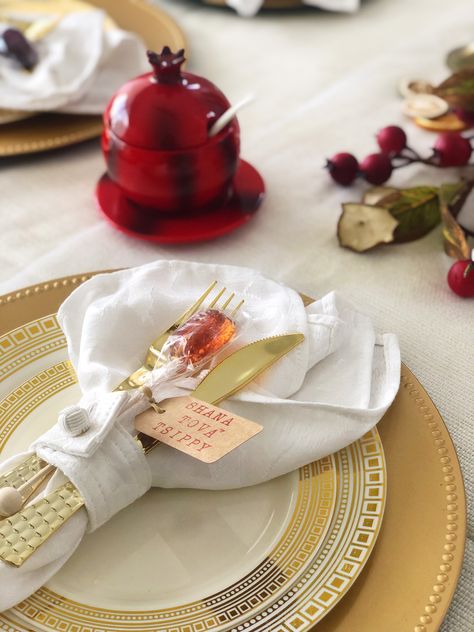 Rosh Hashana Table Setting, Rosh Hashana Decorations, Rosh Hashanah Table, Rosh Hashana, Rosh Hashanah, Jewish Holidays, Decoration Table, Table Setting, Tablescapes