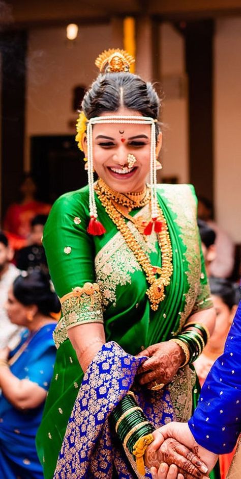 Must-Have Things That A Maharashtrian Bridal Look Can’t Be Complete Without! Marathi Bride Hairstyle, Navari Saree Marathi Bride, Marathi Jewellery, Saree Marriage, Maharashtrian Brides, Long Hair And Short Hair, Marathi Nath, Elegant Short Hair, Engagement Dress For Bride