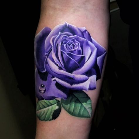 Purple rose tattoo Light Purple Rose Tattoo, Purple Rose Tattoo, Blitz Tattoo, Purple Flower Tattoos, Tatoo 3d, Purple Rose Tattoos, Rose Tattoo Meaning, 42 Tattoo, Realistic Rose Tattoo