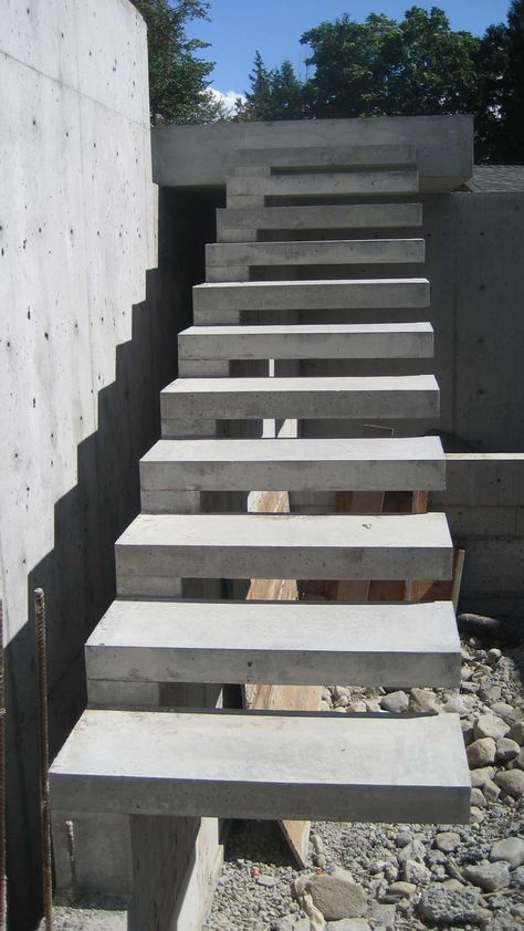 cantilever concrete stairs درج السلم, Cantilever Stairs, Detail Arsitektur, Concrete Staircase, Building Stairs, Escalier Design, Beton Design, Exterior Stairs, Concrete Stairs