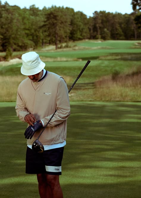 Kith for TaylorMade Lookbook Golf Wear Men, Kith Taylormade, Golf Style Men, Golf Outfit Men, Golf Photoshoot, Golf Fits, Golf Fashion Men, Mens Golf Fashion, Golf Tshirt