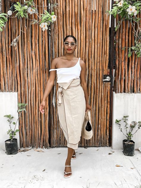 The Chic Girls Guide to Tulum Mexico 2019 #tulum #tulummexico #tulumvacation #tulum2019 #guidetotulum #blacktravel #travelnoire Tulum Style Fashion, Tulum Clothes, Tulum Outfits Ideas Black Women, Mexico Outfit Ideas Vacation, Tulum Vibes Outfit Party, Tulum Birthday, Mexico City Outfit, Tulum Outfits Ideas, Tulum Party