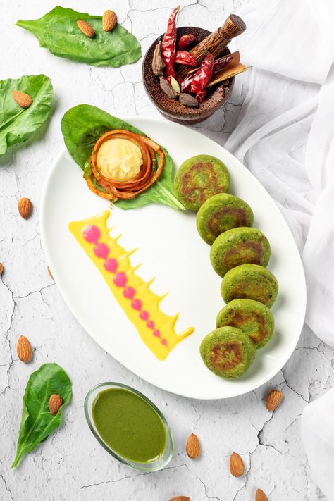 Hara Bhara Kebab, Plating Inspiration, Food Plating Design, Gastronomic Food, Sweets Photography, Plating Design, Lunch Recipes Indian, Indian Food Photography, Food Plating Techniques