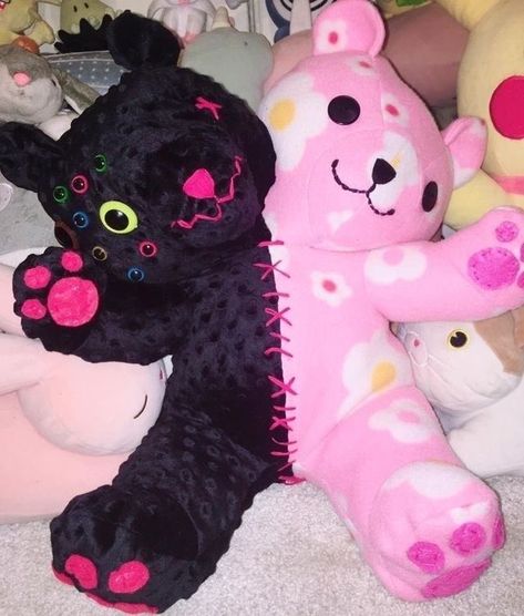 PUNCH UR LOCAL SCUM COP on Twitter: "mood board… " 2 Headed Stuffed Animals, Cool Stuffed Animals, Vi Cosplay, Creepy Stuffed Animals, Yami Kawaii, Pink Teddy, Kawaii Plush, Kawaii Plushies, Goth Aesthetic