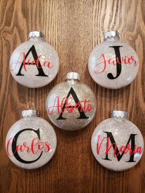 Red Glitter Ornaments, Ornaments Cricut, Hp Christmas, Vinyl Business, Ornaments Ideas, Circuit Ideas, Christmas Balls Decorations, Xmas Sale, Glitter Crafts