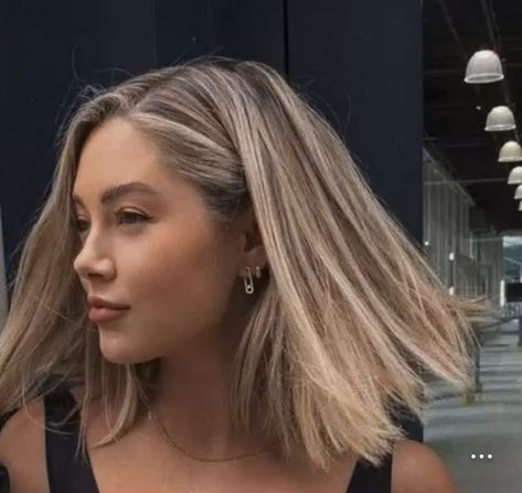 Blonde Hair Inspo Summer, Hair Inspo Short, Hair Inspo Summer, Heat Hairstyles, Blonde Hair Inspo, Short Dark Hair, No Heat Hairstyles, Gorgeous Hair Color, Dirty Blonde Hair