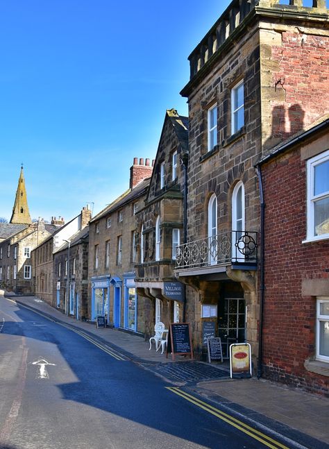 Alnmouth Northumberland, Northumberland Coast, Travel Phrases, Coastal Village, Hadrians Wall, Haunted Hotel, Holiday Village, Most Haunted, Rock Pools