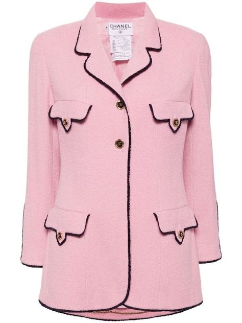 Chanel Pink Outfit, Pink Chanel Outfit, Chanel Items, Chanel Dresses, Limousine Car, Blazer Pink, Pink Chanel, Contrasting Trim, Shopping Chanel