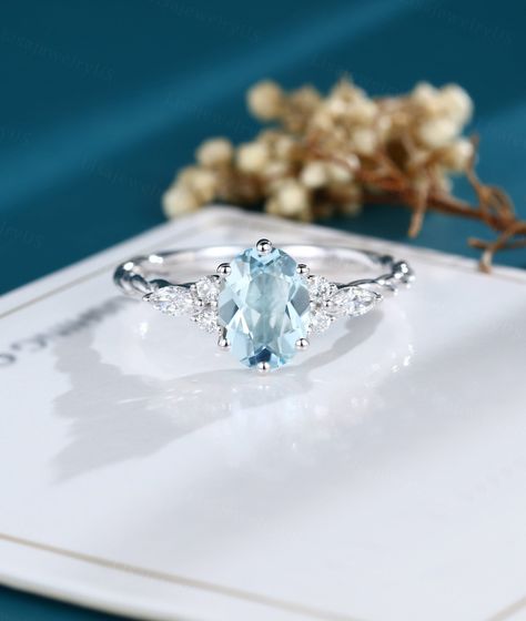 Aquamarine Engagement Ring Vintage, Cute Promise Rings, White Gold Engagement Rings Vintage, Vintage Engagement Ring Settings, Blue Engagement Ring, Cute Engagement Rings, Future Engagement Rings, Agate Engagement Ring, Vintage Engagement Ring