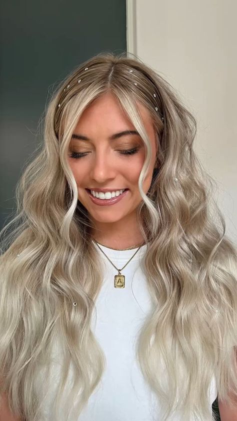 prom hairstyles, hair looks for prom, prom hairstyles with bangs, cute easter hairstyles Cute Prom Hairstyles, Concert Hairstyles, Formal Hairstyles For Long Hair, Kadeřnické Trendy, Simple Prom Hair, Ball Hairstyles, Hoco Hairstyles, Dance Hairstyles, Wedding Hair Inspiration