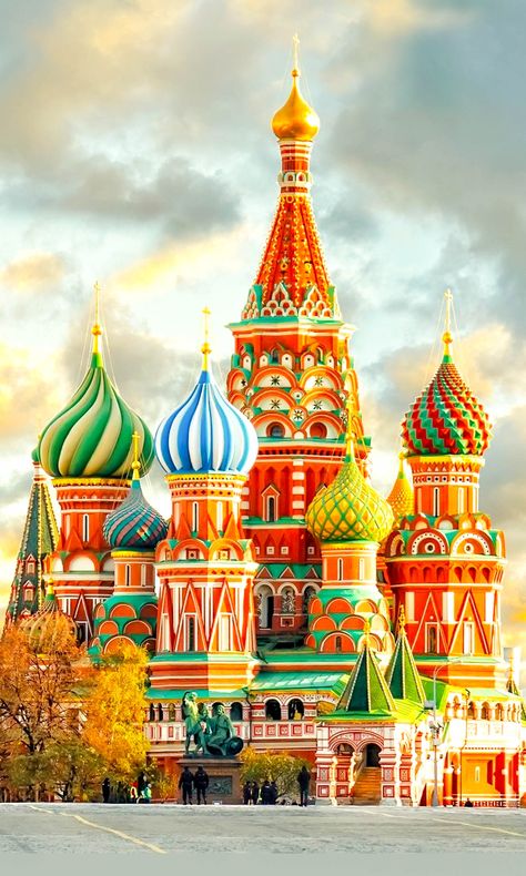 The absolute best Moscow travel guide! Click here for everything you need to know about planning a trip. Our #1 favorite activity is… Moscow Travel, Visit Russia, Russia Travel, Dream Travel Destinations, Planning A Trip, Best Places To Visit, European Travel, Asia Travel, Most Beautiful Places