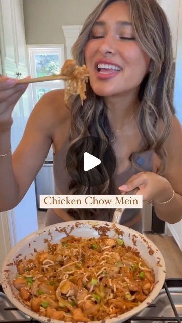 Keto Diet & Recipes on Instagram: "CHICKEN CHOW MEIN! 🤤 (Low carb, high protein) By @low.carb.love  Have you tried this? Save and share this recipe with friends and family! 💗  Servings: 4  Ingredients: 3 packs - Low Carb Spaghetti 1 carrot, cut into strips ½ medium white onion, cut into strips 1 lb chicken breast, cut into slices ½ cup cabbage, shredded Green onion Sesame seeds to top  Chow Mein Sauce: 3 tbsp tamari 2 tbsp sesame oil 2 tbsp sweetener ¼ cup bone broth (or more)  Directions: 1. In a separate bowl, make your chow mein sauce. 2. Season your chicken with salt and pepper. 3. On medium heat, cook chicken breast until golden brown, then remove from your  nonstick pan. 4. Next, cook your vegetables until al dente. Start with your onion and carrots, then add cabbage. 5. Add your s Chow Mein Sauce, Low Carb Spaghetti, Low Carb Love, Low Carb High Protein, Chicken Chow Mein, Cook Chicken, Chow Mein, Cook Chicken Breast, Low Carb Chicken