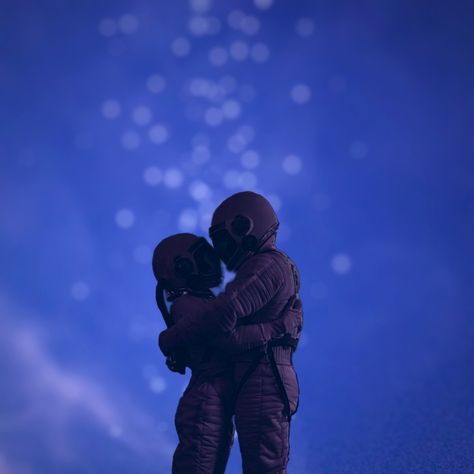 Astronauts In Love, Astronaut Aesthetic, Daredevil Comic, Violet Aesthetic, Astronaut Wallpaper, Cute Ducklings, Astronaut Art, Wallpaper Earth, Space Artwork