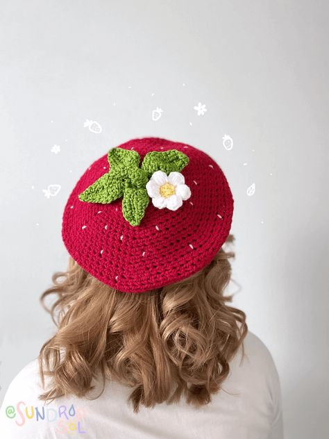 crochet strawberry beret Crochet Strawberry, Crochet Beret, Mode Crochet, Crochet Design Pattern, Kawaii Crochet, Crochet Fashion Patterns, Hat Handmade, Fun Crochet Projects, Fete Anime