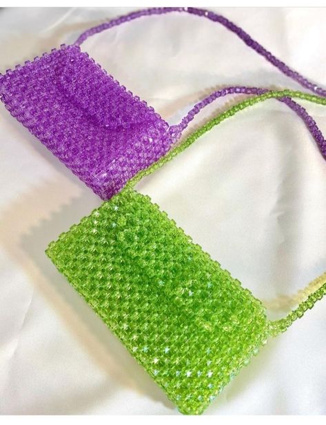 Hand Beaded Bag, Crochet Storage, Crochet Backpack, Kandi Bracelets, Beading Jewelery, Crystal Bags, Pearl Bag, Beads Bracelet Design, Beaded Bag