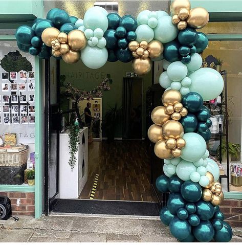 Mint Green Balloon Garland, Teal Party Decorations, Green Balloon Garland, Teal Balloons, Teal Party, Bridal Shower Balloons, Travel Birthday, Hijau Mint, Gold Party Decorations