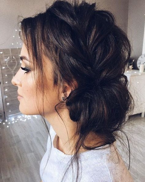 Beautiful updo with side braid wedding hairstyle for romantic bridess. Get inspired by this braid updo bridal hairstyle,loose updo messy wedding hairstyles #weddinghairstyles Side Braid Wedding, Messy Wedding Hair, Loose Updo, Guest Hair, Wedding Guest Hairstyles, Low Bun, Braided Hairstyles For Wedding, Penteado Cabelo Curto, Wedding Hair And Makeup