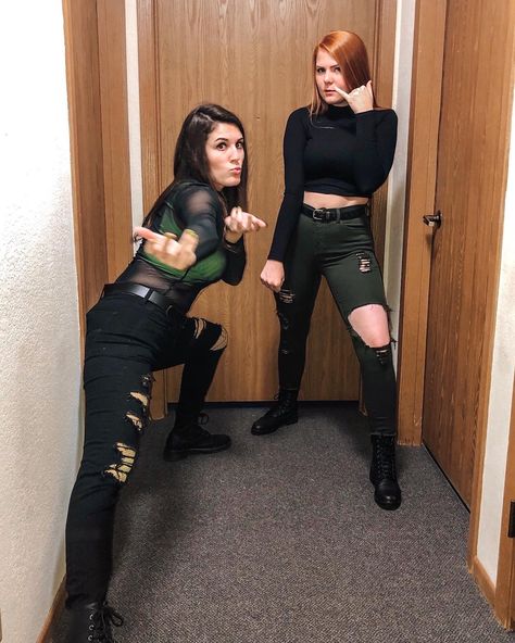 DIY Kim Possible & Shego Halloween Costume / Disney Cosplay. Kim’s outfit: Black crop top: ASOS Olive jeans: Fashion Nova Boots: Target  Shego’s outfit: Black mesh top: Target Green crop top: Amazon Green fishnet tights: Amazon Black jeans: American Eagle Boots: Target Kim Possible And Shego Costume Diy, Shego Kostüm, Diy Shego Costume, Kim Possible And Shego Costume, She Go Costume, Shego Kim Possible Costume, Green Costume Ideas For Women, Shego Inspired Outfits, Shego Halloween