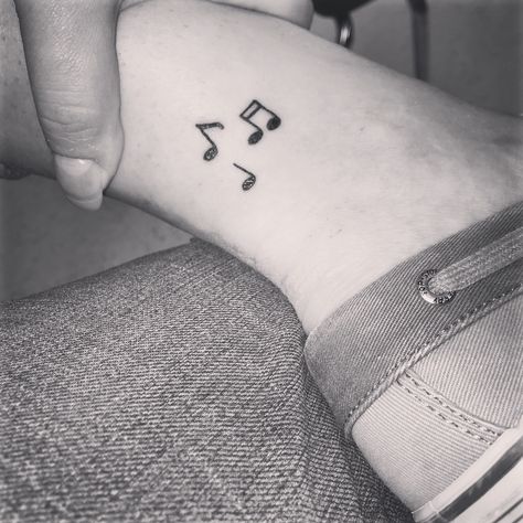 Ankle tattoo of music notes. friend matching tattoo, we met 9 years ago in choir class. Tattoo Music Notes, Notes Tattoo, Tattoo Music, Tattoo Placements, Tattoos Infinity, Music Note Tattoo, Music Tattoo Designs, Note Tattoo, Bff Tattoos