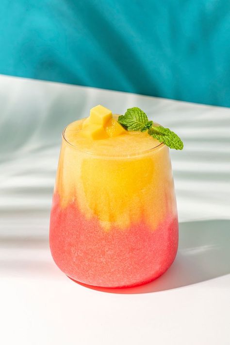 Mango Strawberry Smoothie, Mango And Strawberry, Passion Fruit Smoothie, Mango Shake, Strawberry Mango Smoothie, Mango Drinks, Berry Yogurt, Healthy Fruit Smoothies, Mixed Berry Smoothie