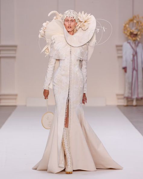 2024 Haute Couture Week's Best Looks: From Fantastical To Subversive Haute Couture Bridal, 2024 Couture, Couture 2024, Collection Couture, Couture Looks, Couture Bridal, Custom Wedding Dress, Dior Couture, Wedding Dress Couture