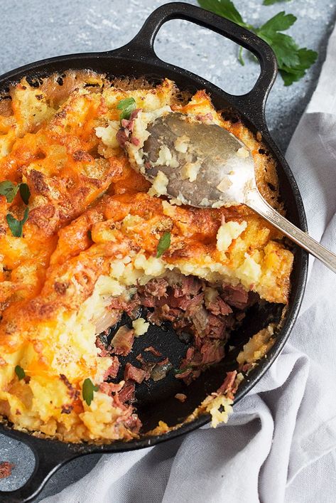 Corned Beef Cottage Pie - Seasons and Suppers Corned Beef Pie, Beef Cottage Pie, Canned Corned Beef, Cottage Pie Recipe, Beef Pies, Corned Beef Brisket, Corned Beef Recipes, Corned Beef Hash, Asparagus Recipes