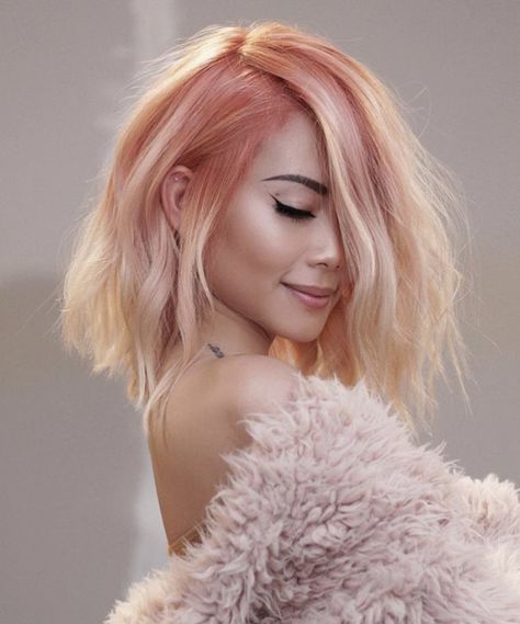 Pink Ombre Hair, Chestnut Hair Color, Stylish Short Hair, Peach Hair, Pastel Pink Hair, Caramel Highlights, Makijaż Smokey Eye, Short Hair Wigs, Ombre Hair Color