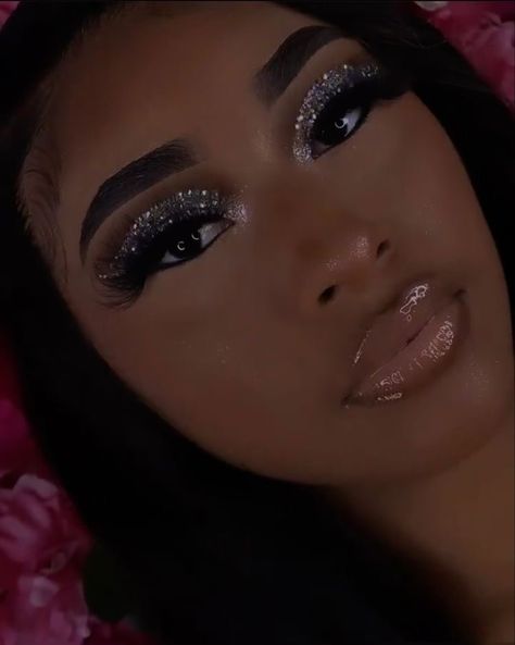 Sliver Makeup, Wolf Hairstyle, Aesthetic Wolf, Black Makeup Looks, Birthday Makeup Looks, Face Beat Makeup, Brown Girls Makeup, Glitter Makeup Looks, Rhinestone Makeup