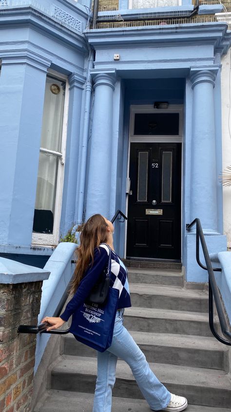 Nothing Hill Outfits, Notting Hill Photoshoot, Notting Hill London Aesthetic, Notting Hill Photo Ideas, Notting Hill Outfit, Notting Hill Aesthetic, London Girl Aesthetic, Outfits Europa, London Fits