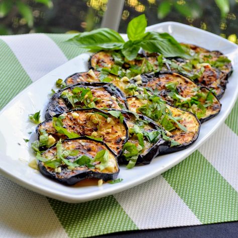 Eggplant is grilled with basil and parsley for this super easy Italian side dish! You can also serve this as a vegan appetizer. Works with zucchini as well. Italian Eggplant Recipes, Grilled Eggplant Recipes, Italian Side Dishes, Grilled Side Dishes, Makanan Italia, Easy Summer Side Dishes, Italian Dinner Party, Traditional Italian Dishes, Grilling Sides