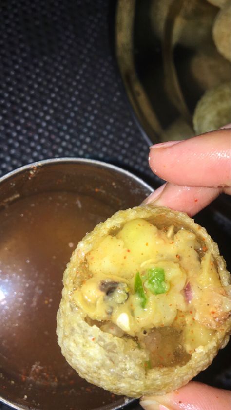 Panipuri Photography, Panipuri Snap, Foodie Pics, Rajasthani Dress, Blur Photography, Vegetarian Snacks Recipes, Quick Recipes Snacks, Delicacy Food, Vegetarian Snacks