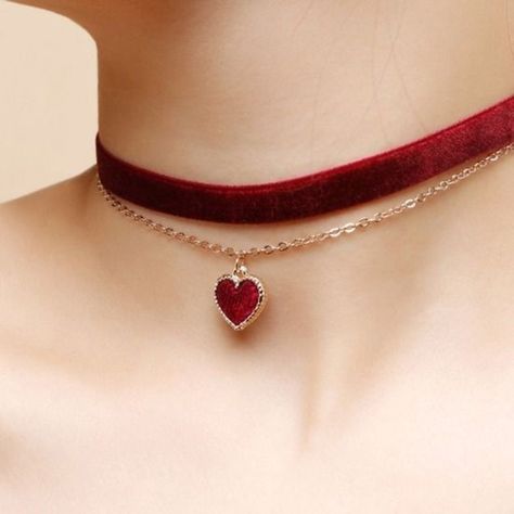 Red Heart Pendant, Black Velvet Choker Necklace, Tattoo Red, Vacation Jewelry, Velvet Choker Necklaces, Black Velvet Choker, Gothic Tattoo, Velvet Heart, Tattoo Black