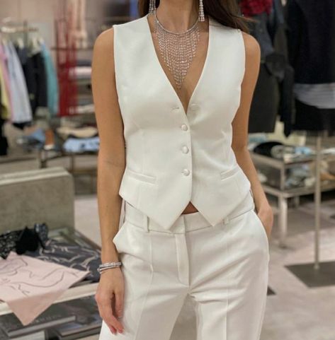 Waist Coat Outfit Women With Skirt, White Suit Vest Outfits For Women, Waist Coat For Women, Vest Outfit Women, Waistcoat Outfit, Vest Outfits For Women, Zara Suits, Vest Tops Women, Blazer Outfits For Women