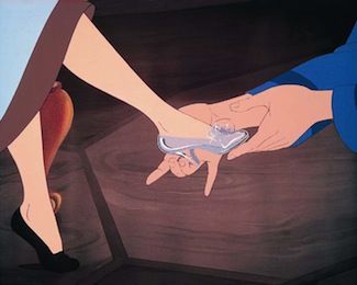 The 3 Core Elements of Good Storytelling (And Why Your Business Needs Them) Disney Viejo, Disney Amor, Cinderella Movie, Cinderella Slipper, Cinderella Disney, Film Disney, Old Disney, Pinturas Disney, Glass Slipper