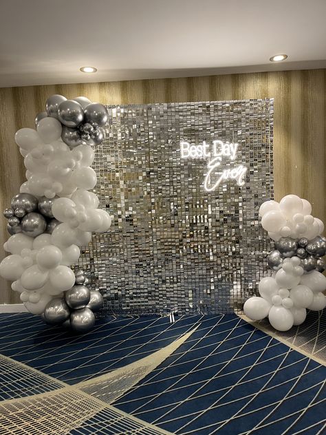 Diamonds And Pearls Theme Birthday Outfit, Stand Photo Anniversaire, Birthday Photobooth Backdrop, Birthday Party Backdrop, Cow Birthday, Shimmer Wall, 18th Birthday Party, Photo Booth Backdrop, Balloon Design