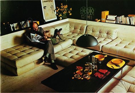 Roche Bobois Sofa, Mah Jong Sofa, Florence Knoll Sofa, Knoll Sofa, Soho Loft, Mah Jong, Cool Couches, Togo Sofa, Long Sofa