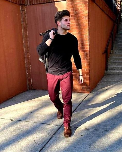 Burgundy Pants Men, Burgundy Pants Outfit, Fashion Ideas For Men, Maroon Pants Outfit, Red Pants Men, Chinos Men Outfit, Burgundy Chinos, Wine Pants, Red Pants Outfit