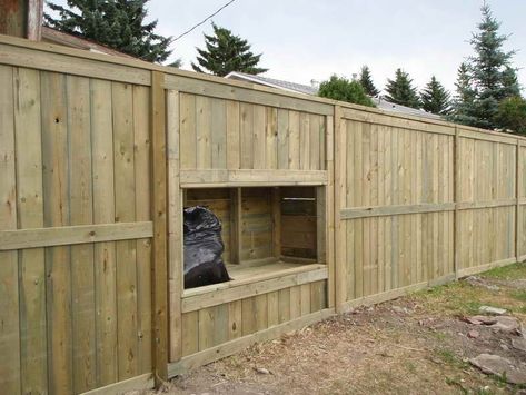 The best fence wooden design that you can try in your home 36 Cedar Wood Fence, Privacy Fence Ideas, Wood Fence Gates, Diy Privacy Fence, Wooden Fences, Privacy Fence Panels, Wood Privacy Fence, Wood Fence Design, Fence Gate Design