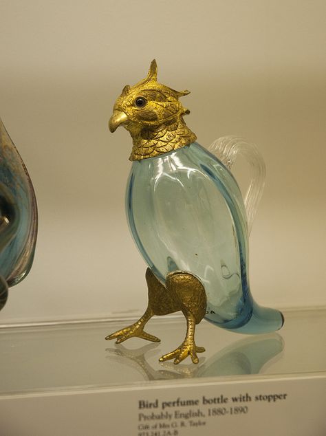 Bird Perfume Bottle At the Royal Ontario Museum, Toronto (Late 19th Century) Vintage Parfum, Beautiful Glassware, Royal Ontario Museum, Pretty Perfume Bottles, Perfume Bottle Art, Beautiful Perfume Bottle, Antique Perfume Bottles, Beautiful Perfume, Antique Perfume