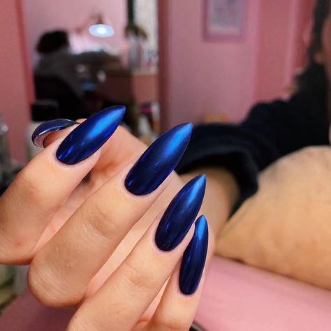 Add a photo to show how it went Dark Blue Stiletto Nails, Nails Dark Blue, Pigment Nails, Blue Stiletto Nails, Royal Blue Nails, Navy Blue Nails, Velvet Nails, Sharp Nails, Chrome Nails Designs