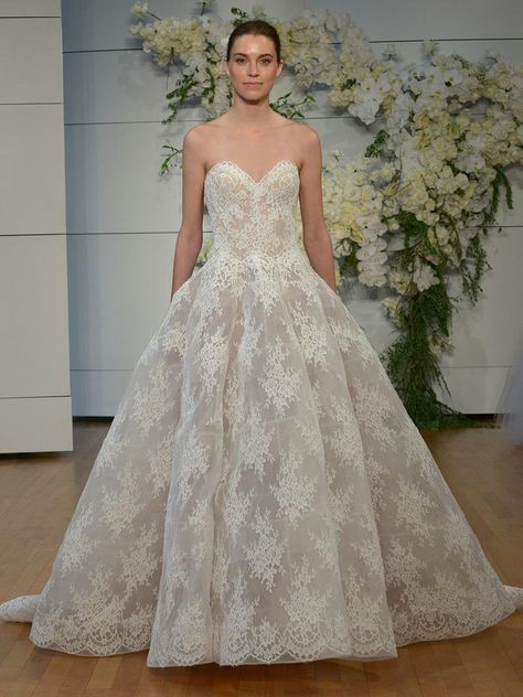 Monique Lhuillier Spring 2018 lace ball gown wedding dress with sweetheart neckline Monique Lhuillier Bridal Lace, Monique Lhuillier Wedding, Monique Lhuillier Wedding Dress, Monique Lhuillier Bridal, Wedding Dress Prices, Marriage Dress, Wedding Dresses 2018, Bridal Show, A Wedding Dress