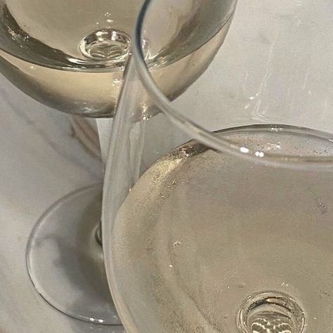 FOLLOW MY IG @alexis.wormald Filler picture, pic, aesthetic, aesthetics, wine, water, sparkly water, sparkling water, wine glasses, fancy, inspo Radiate Confidence, Sometimes I Wonder, Everyone Else, Wine Glasses, Life Is, The Way, Confidence, Wonder, Wine