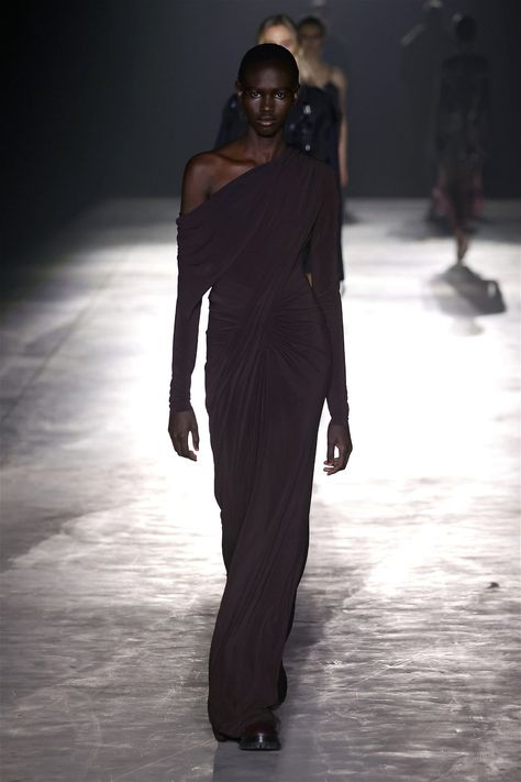 Jason Wu Fashion show, Runway, Ready To Wear Fall Winter 2024, New York Fashion Week, Runway Look New York Fashion Week Runway, Runway Ready To Wear, Fashion Show Runway, Clothing Designs, Fall Winter 2024, Fashion Week Runway, Jason Wu, Winter 2024, Large Fashion