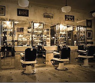 noMAD_5: Retro barber shop: Tommy Guns in NYC Barbershop Ideas, Best Barber Shop, Barber Chairs, Master Barber, Salon Pictures, Barbershop Design, Barber Shop Decor, Vintage Barber, Best Barber