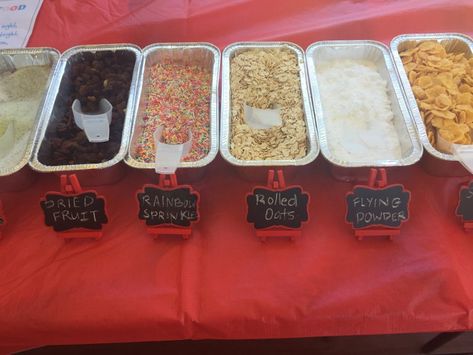 Reindeer Food Bar Ideas, Reindeer Food Making Station, Reindeer Food Station, Reindeer Food Bar, Santa Activities, Host A Christmas Party, Santa Photoshoot, Reindeer Food Recipe, Class Mom