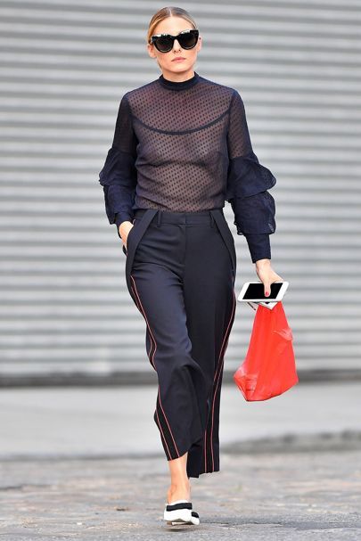 Oliva Palermo Style, Olivia Palermo Style Casual, Burberry Poncho, Olivia Palermo Street Style, Contrast Outfit, Olivia Palermo Outfit, Estilo Olivia Palermo, Olivia Palermo Lookbook, Olivia Palermo Style